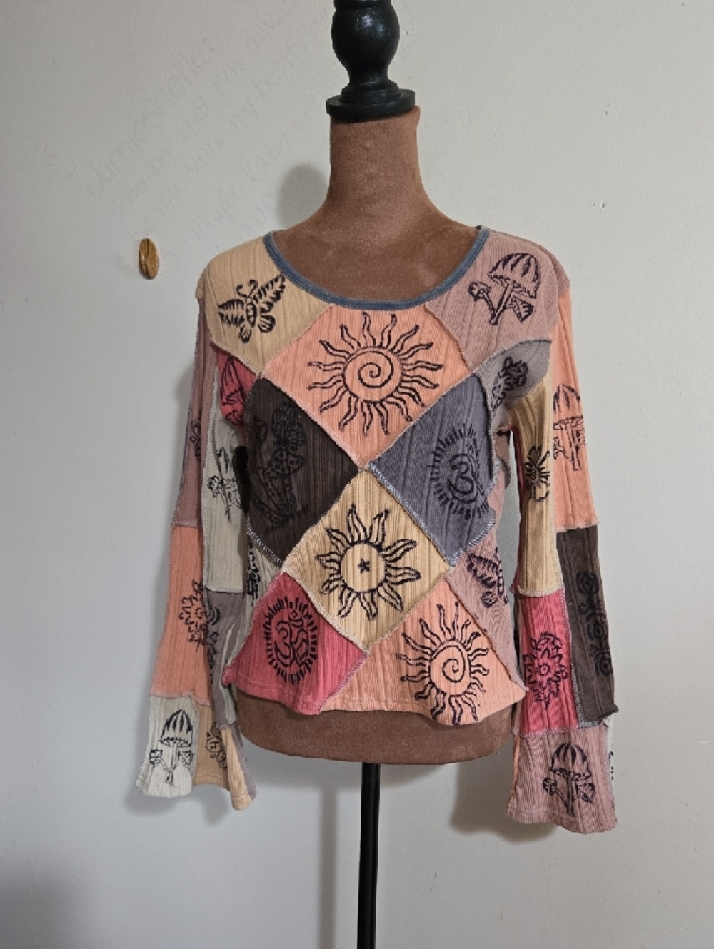 Y125 NWT Yak N Yeti Jungle Dreams Boho Patchwork Multi Color Bell Sleeve Top - Picture 4 of 10